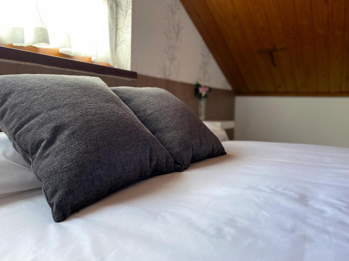 Hotel Avelina Onís Eksteriør billede