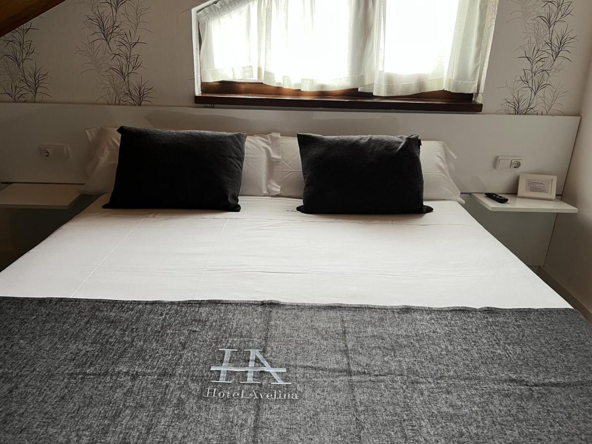 Hotel Avelina Onís Eksteriør billede