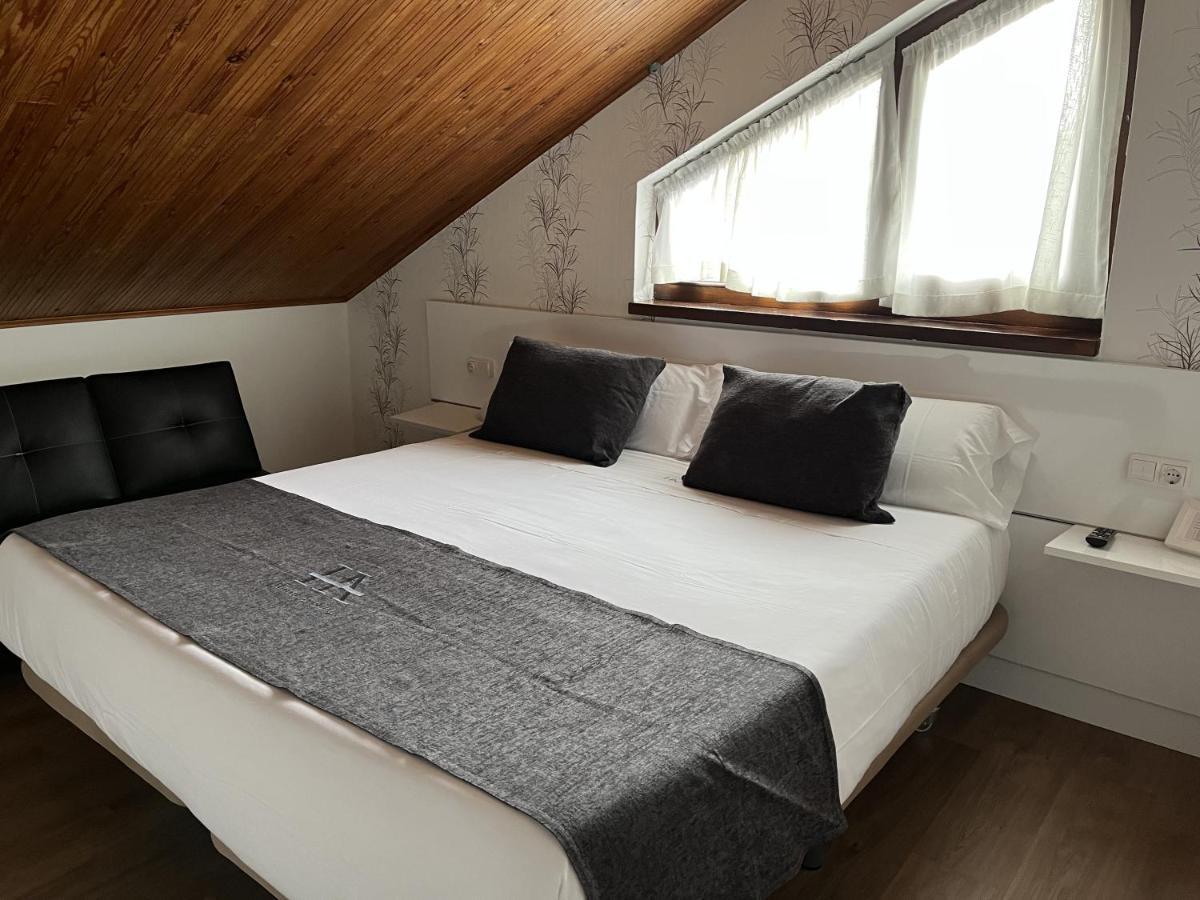 Hotel Avelina Onís Eksteriør billede
