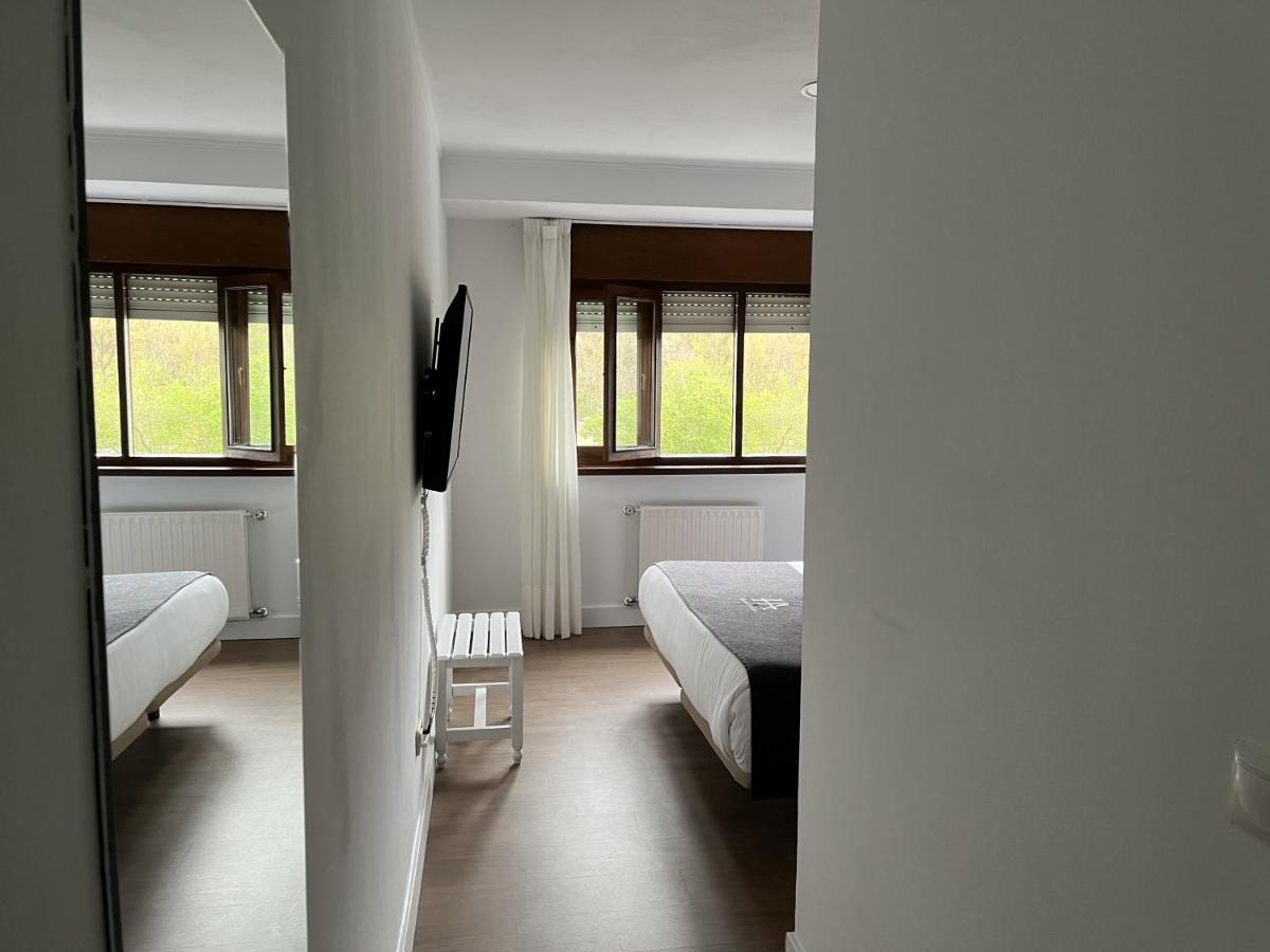 Hotel Avelina Onís Eksteriør billede