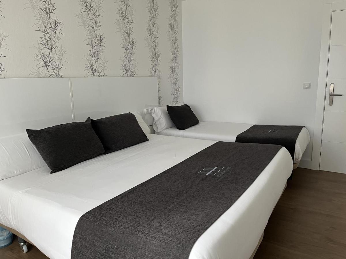 Hotel Avelina Onís Eksteriør billede