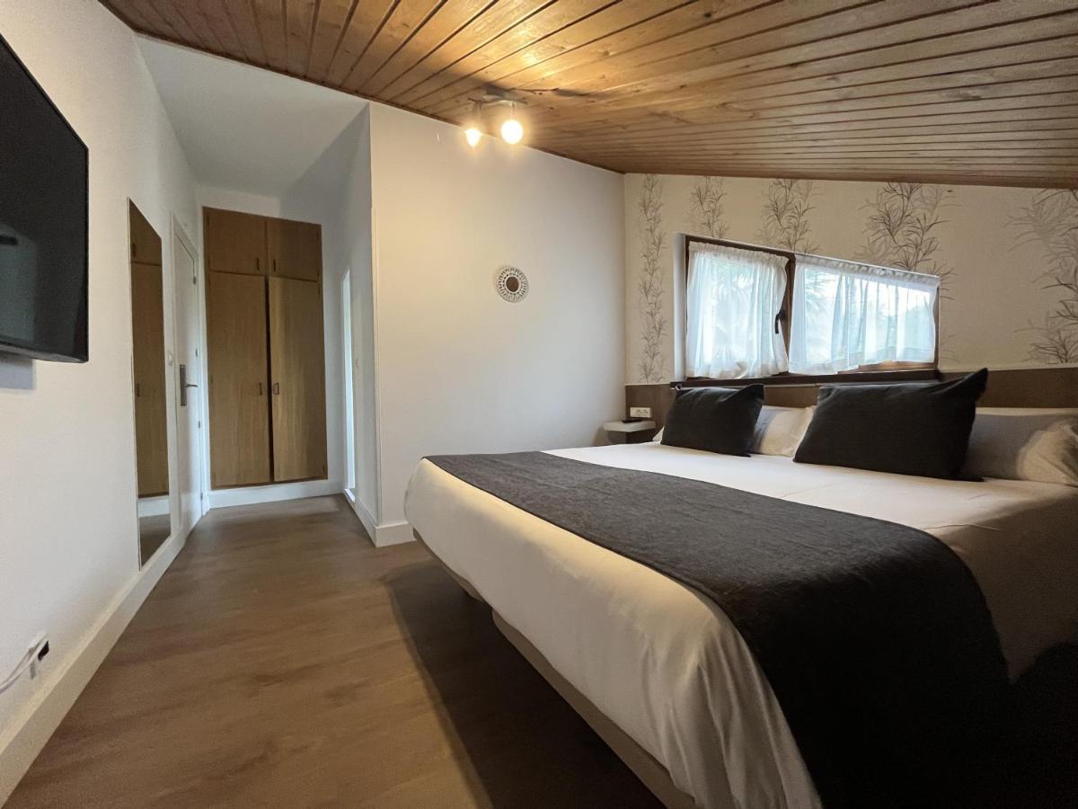 Hotel Avelina Onís Eksteriør billede