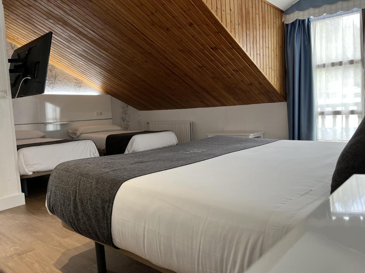 Hotel Avelina Onís Eksteriør billede
