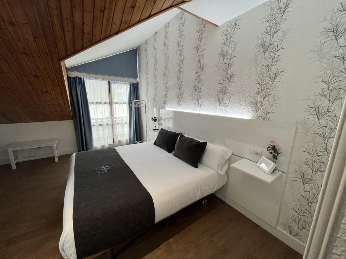 Hotel Avelina Onís Eksteriør billede