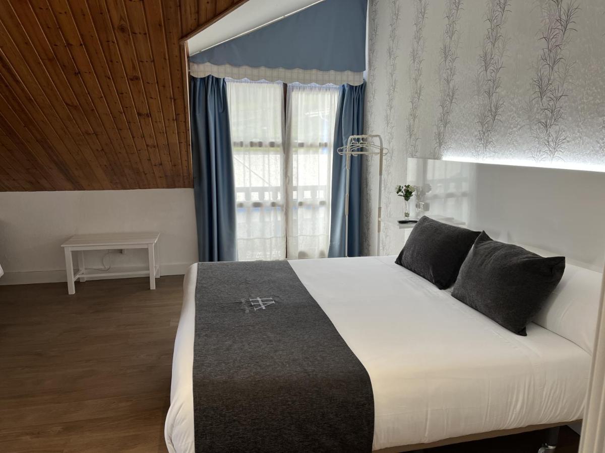 Hotel Avelina Onís Eksteriør billede